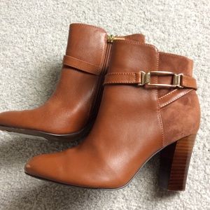 Women’s brown leather/suede booties